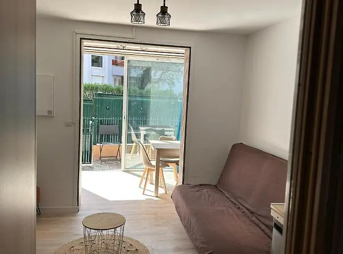 Charmant Studio Neuf 150M Plage Sur Avenue Principale Climatise Et Parking