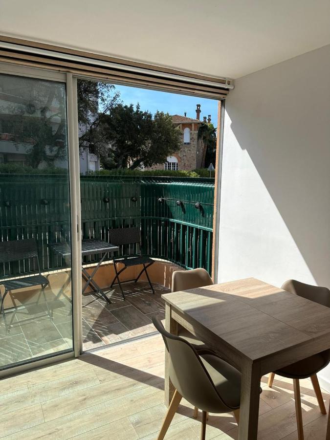 Neuf 150m Sur Avenue Principale Climatise Et Parking