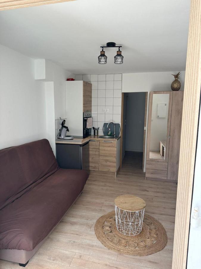 Charment 100m De La Place De Parking Cavalaire-sur-Mer