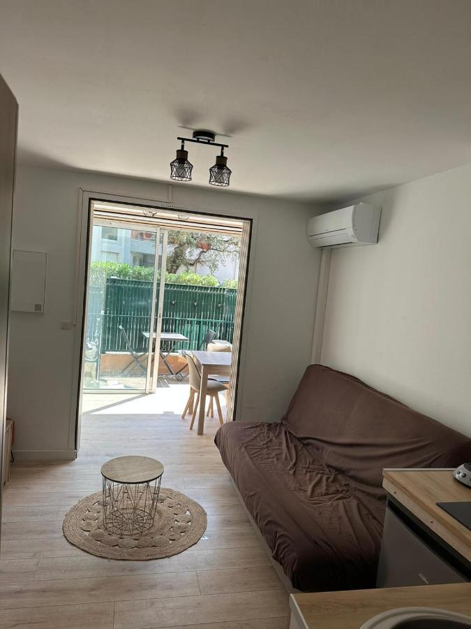 Neuf 150m Sur Avenue Principale Climatise Et Parking *
