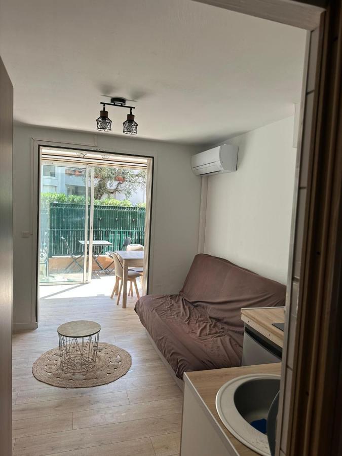 Neuf 150m Sur Avenue Principale Climatise Et Parking